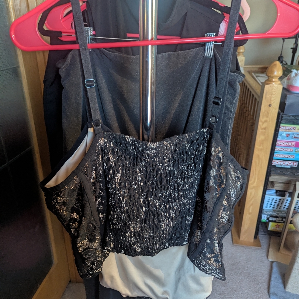 🩶Torrid 2 Black and Tan Lace Detail Top - Picture 2 of 7